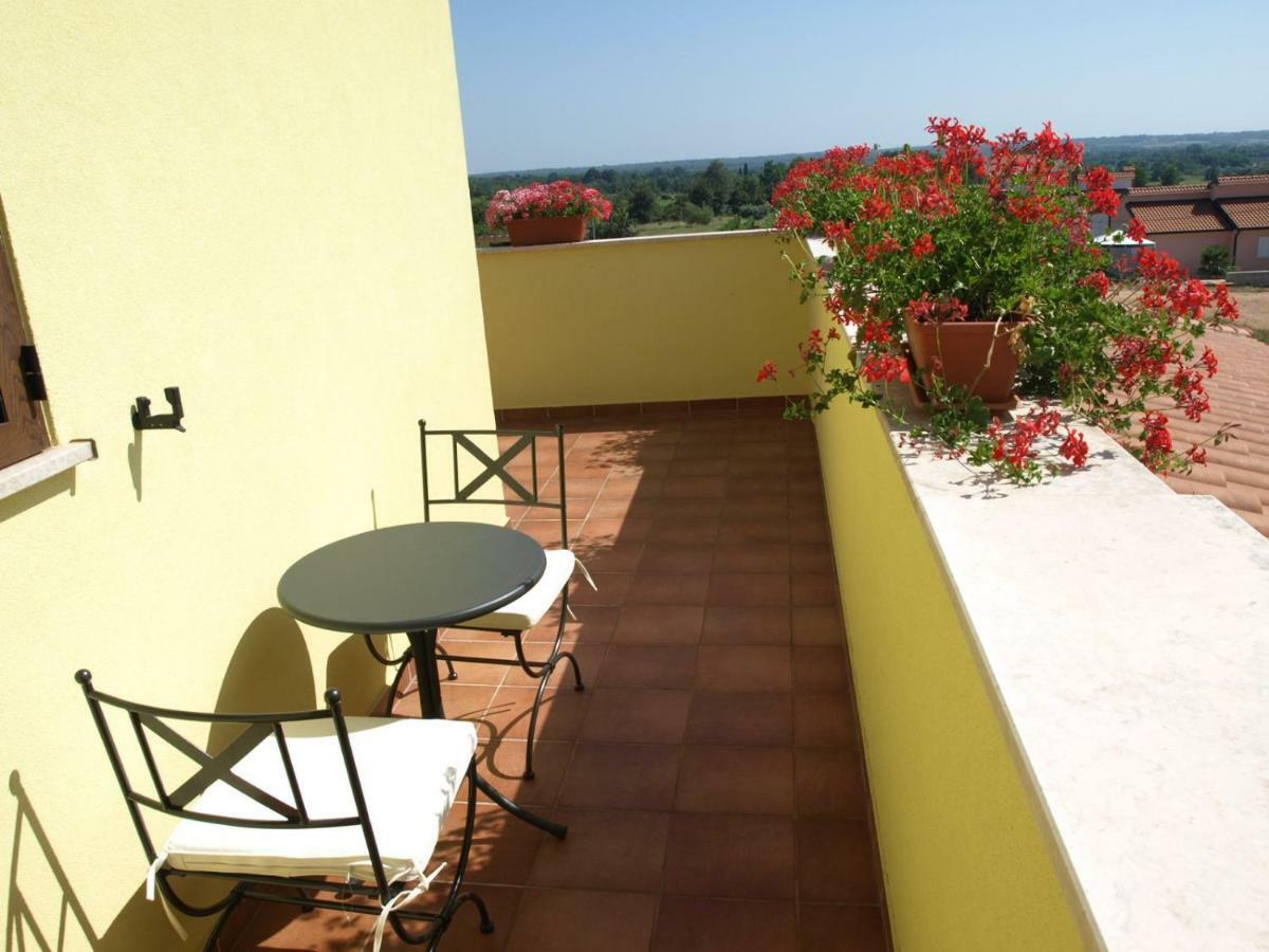 Apartmani Hrelja Labinci Exterior foto